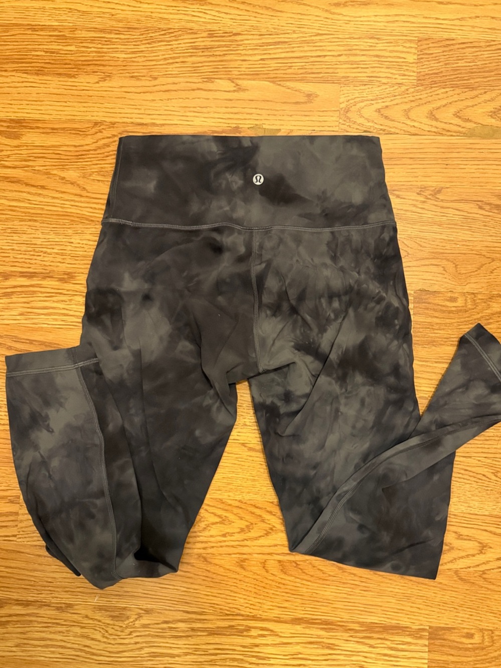Lululemon Tie-Dye Leggings Size 8 - Picture 3 of 5
